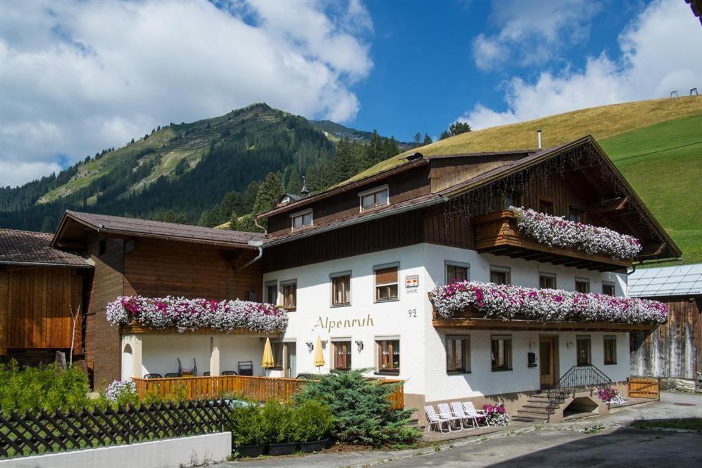 Gaestehaus Alpenruh Holzgau Buitenkant foto